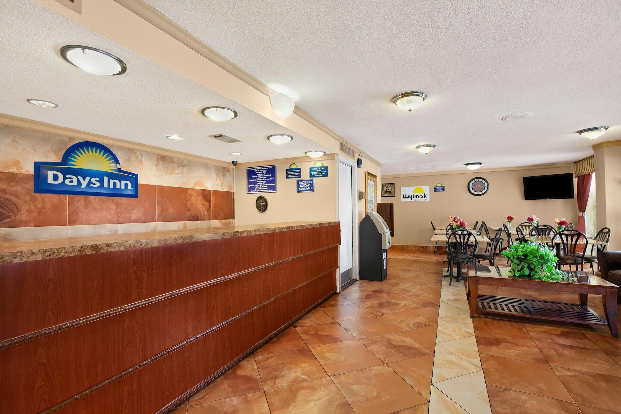 Hotel Days By Wyndham Downtown 2*