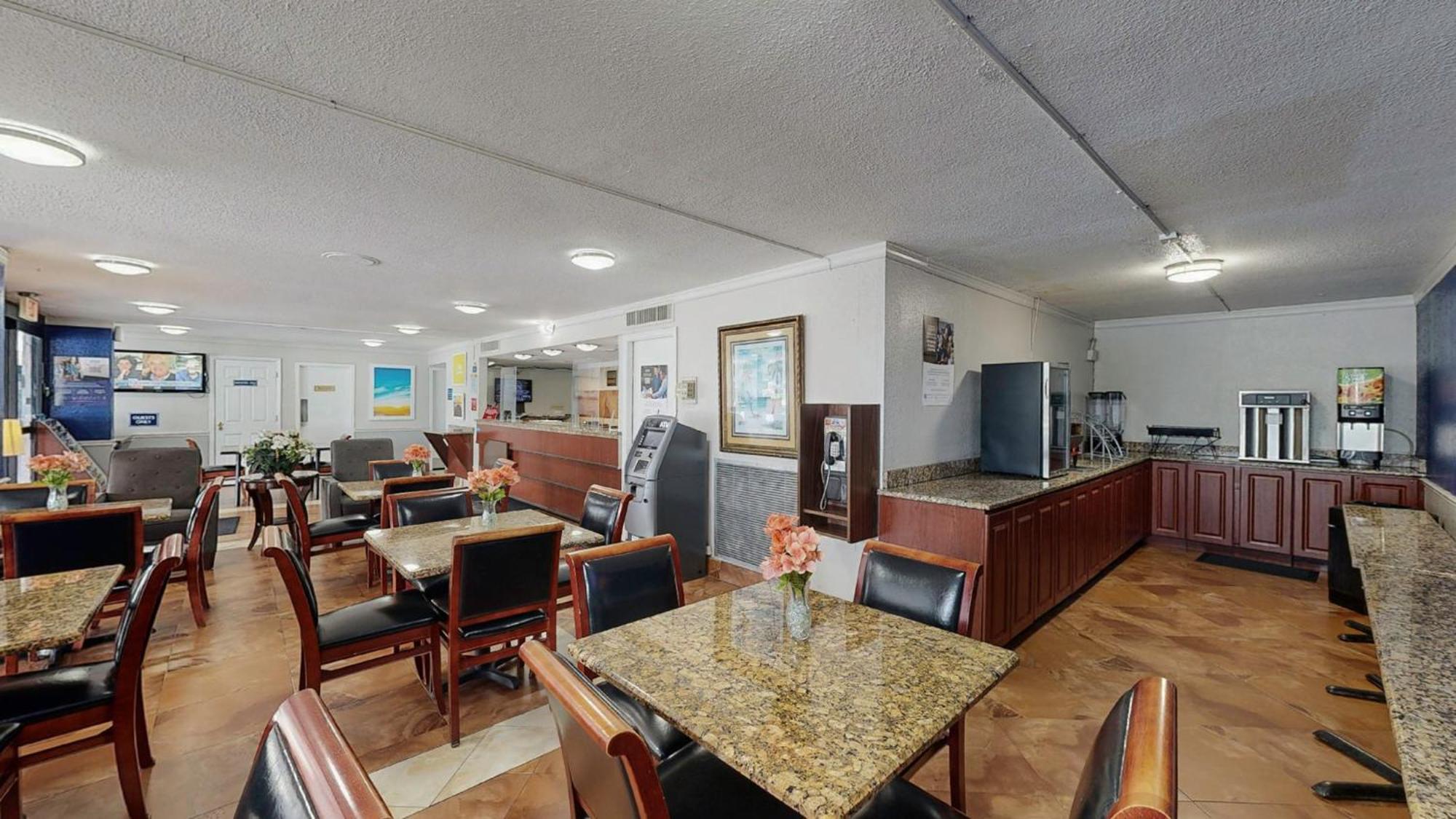 Days By Wyndham Downtown Hotel 2*